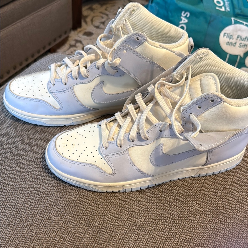 Nike Jordan High-Top Sneakers in White and Light purple